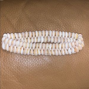 Shell choker necklace